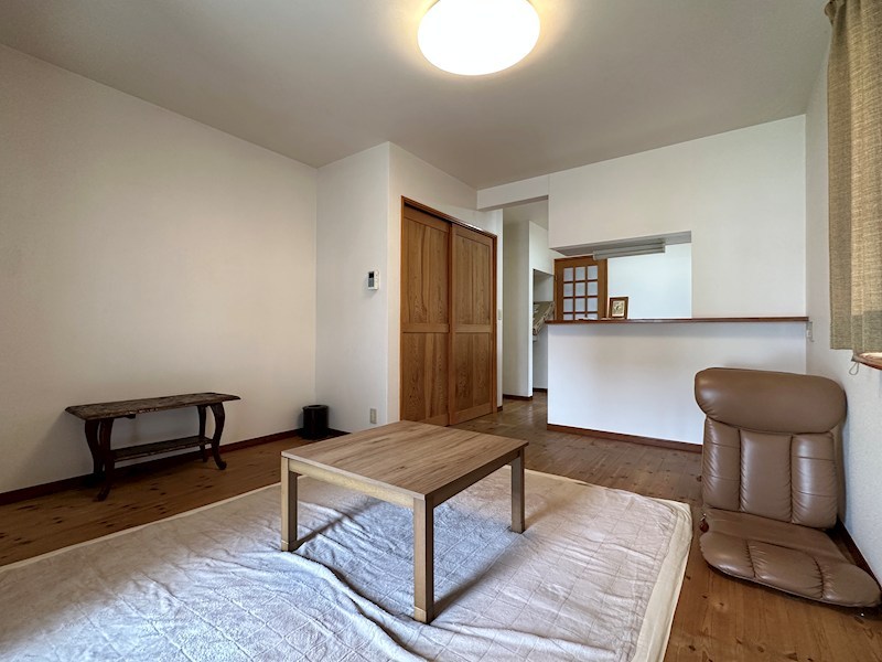 東原町戸建 リビング