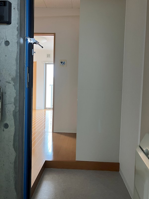 アローステート 玄関