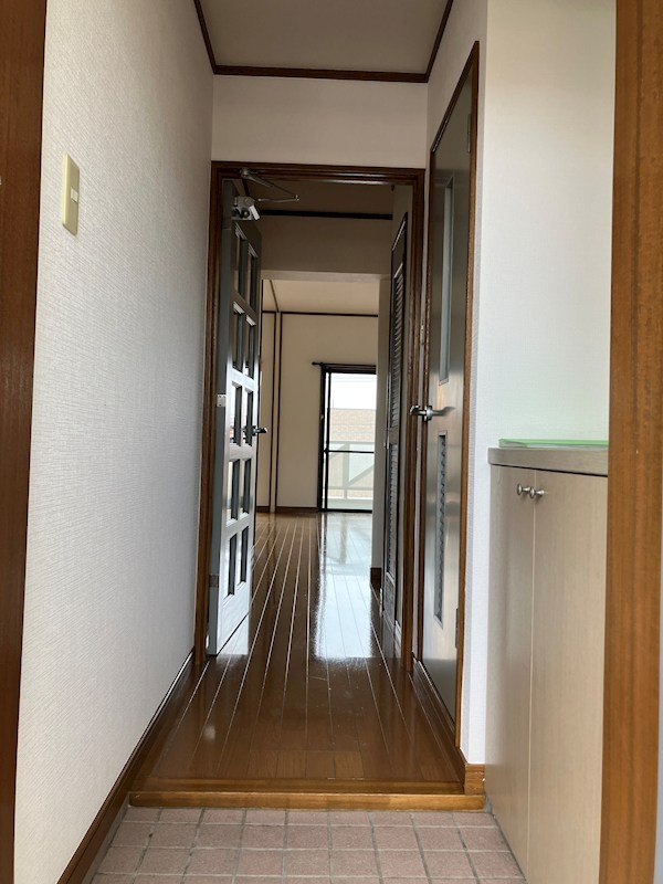 レジデンス三和 玄関