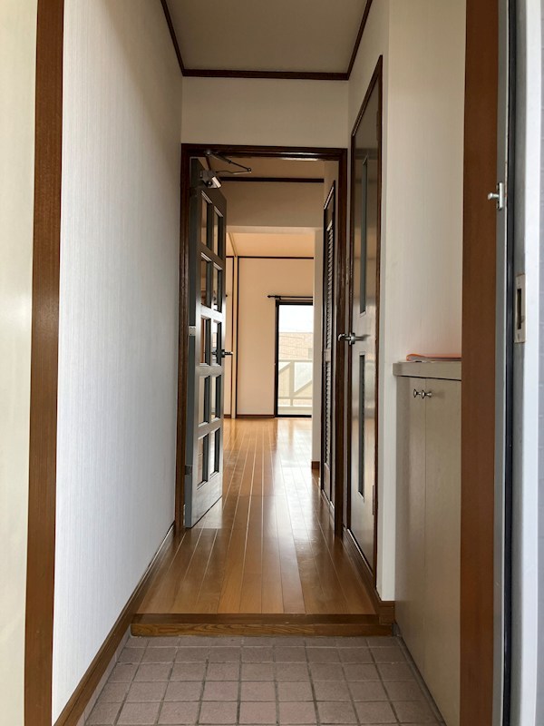 レジデンス三和 玄関