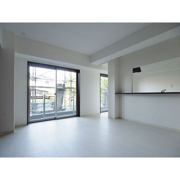 PLACIDES リビング