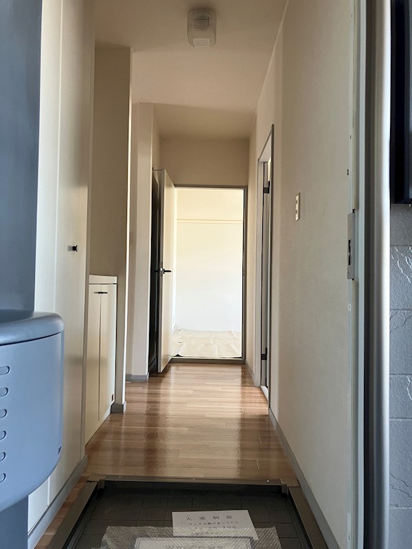 サンプレイスジョウナンE 玄関