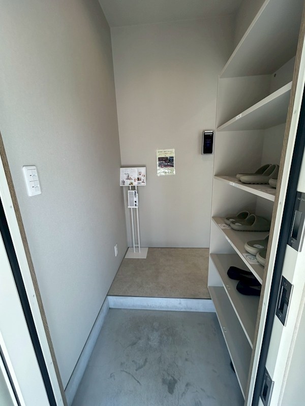 平松本町貸店舗 玄関