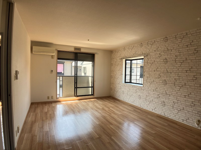 サンプレイスジョウナンE リビング