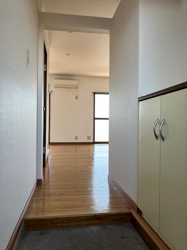 パインハウスⅡ 玄関