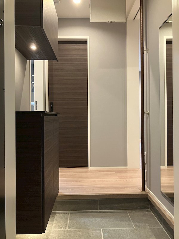 ジ　ワン　今泉 玄関