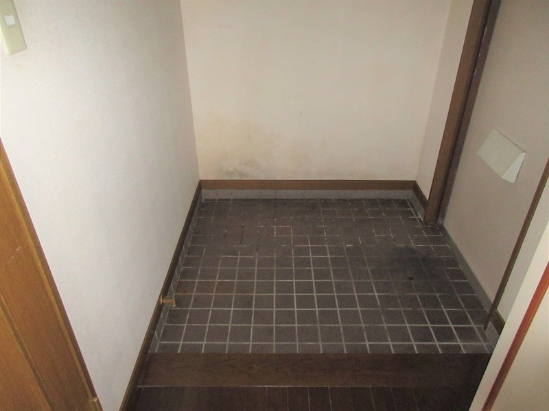 ベルヤナゼ 玄関