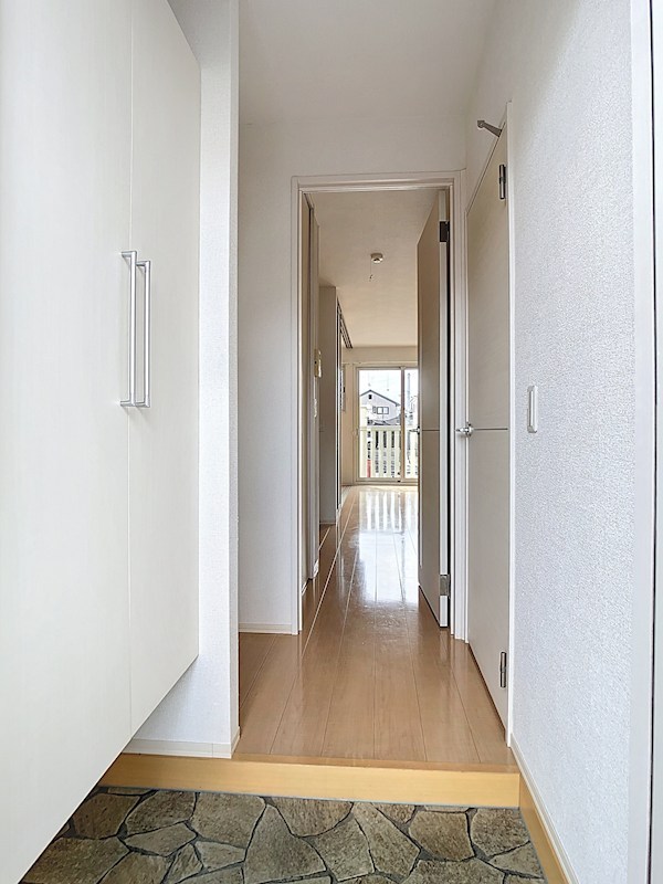 ビューラーKEN　C 玄関