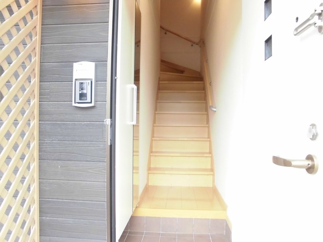 エレヴァートピアＣ 玄関