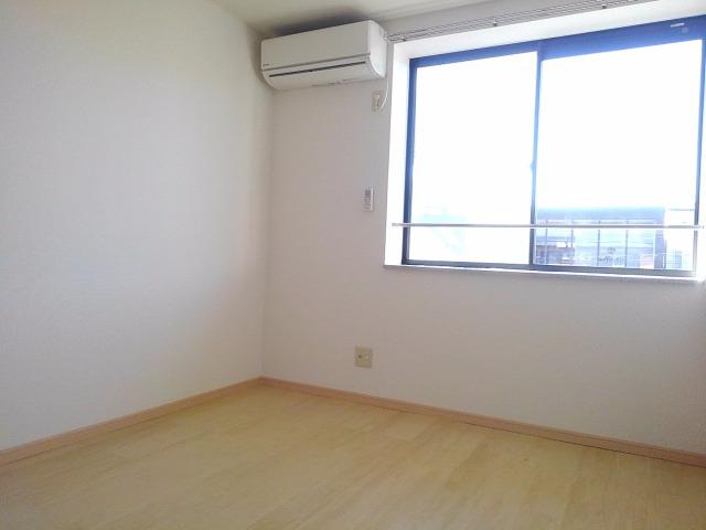 ひばりガーデンＣ リビング