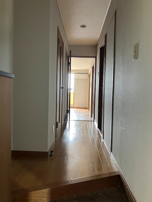 グランドハイツ八幡 玄関