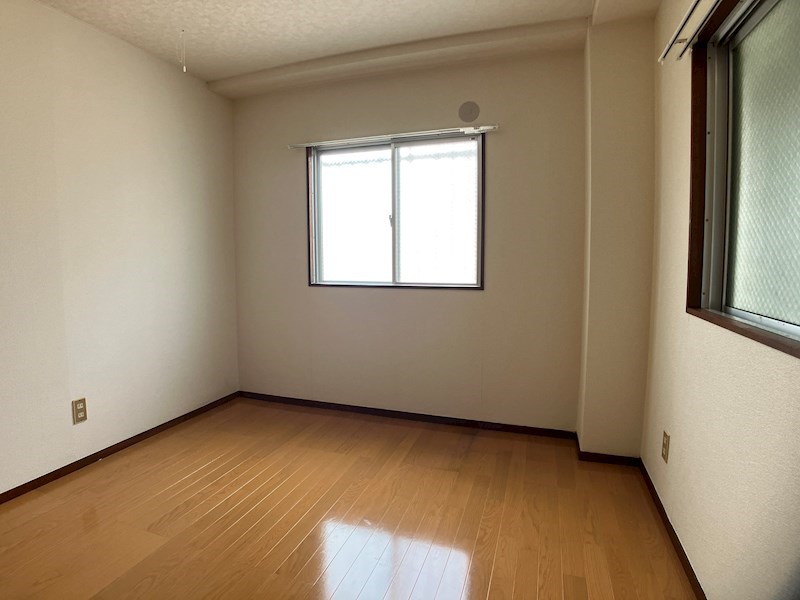 錦ハイツ  ベッドルーム