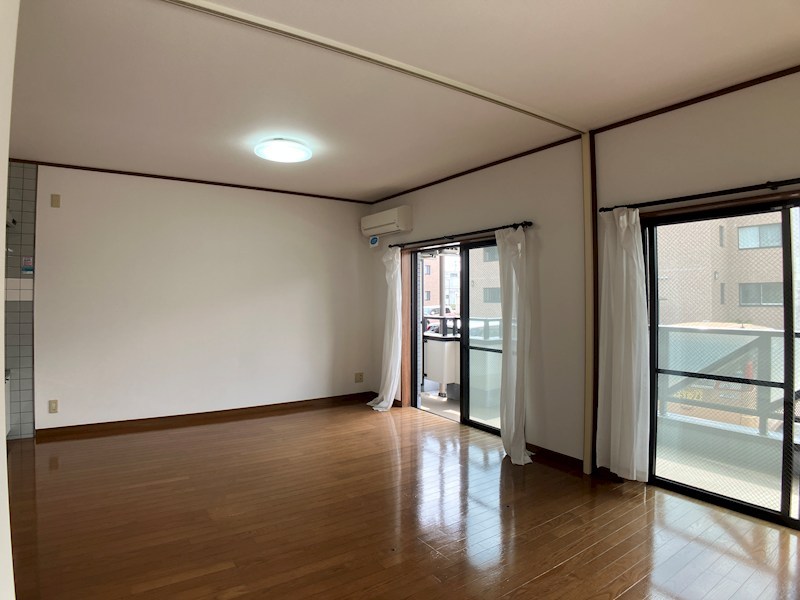 レジデンス三和 リビング