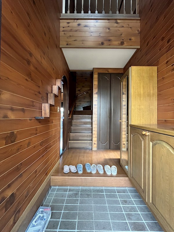 上田原町戸建 玄関