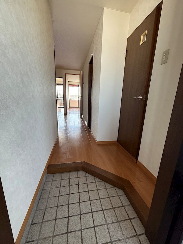 メゾン・ド・ナマイ 玄関