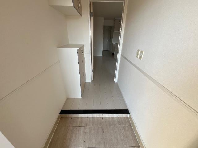 ゼファー・フィール 玄関