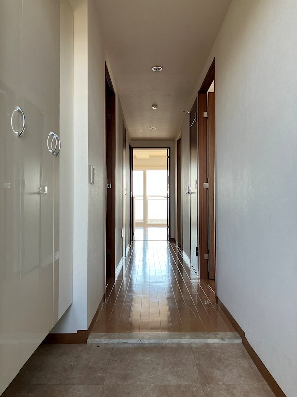 元今泉レジデンス 玄関