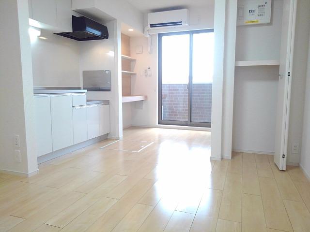 アビターレ リビング