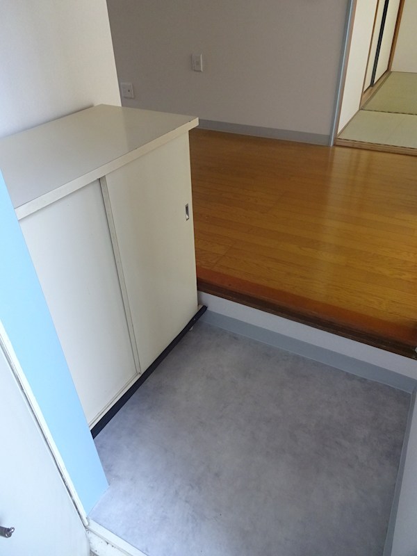 シェ・ウスイ 玄関