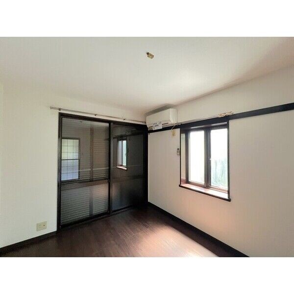 シャトルハイツB リビング