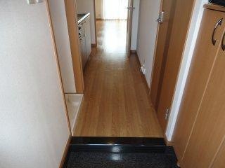 ルミエールM 玄関