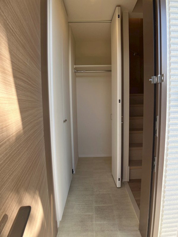 ファミールメゾン 玄関