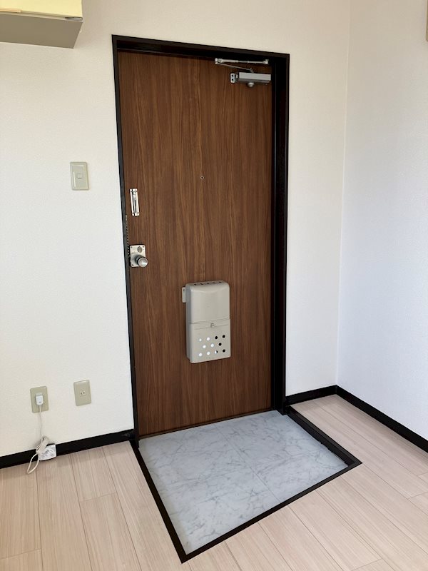 利久マンション 玄関