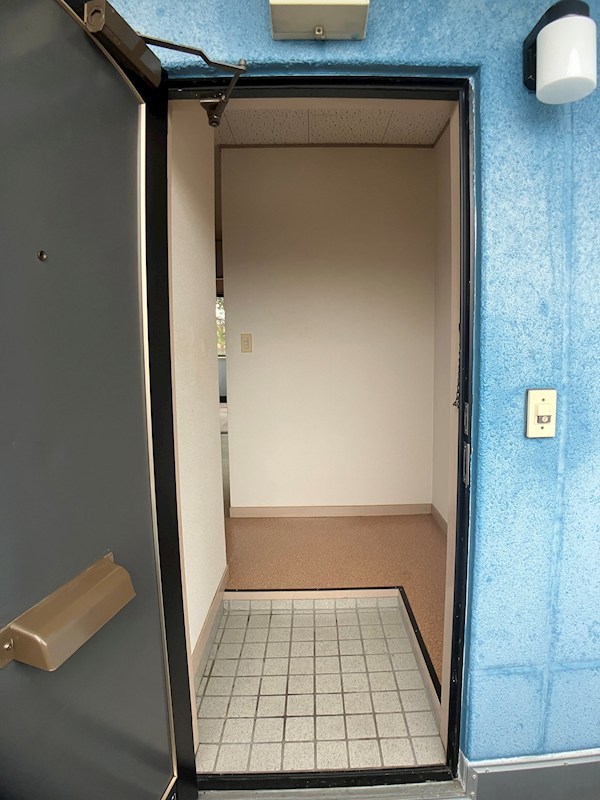 スカイハイツ長谷川 玄関