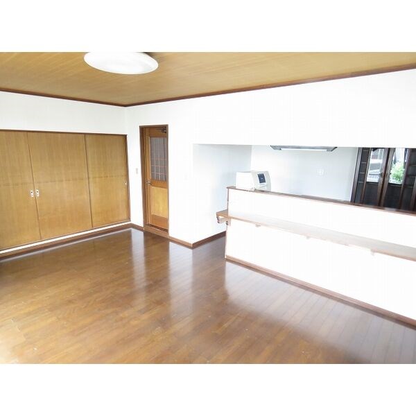 上野貸家 リビング