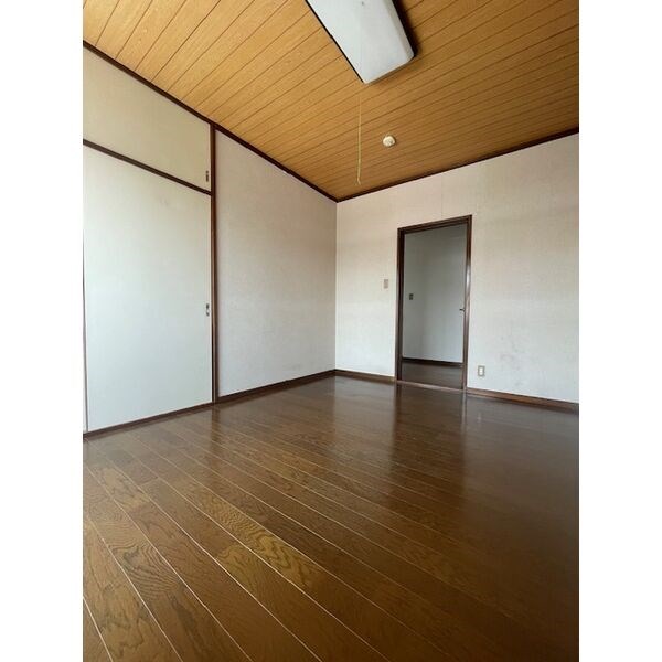 上野貸家 ベッドルーム