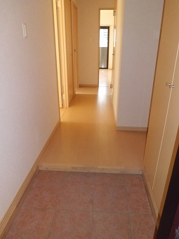 プラナス桜 玄関