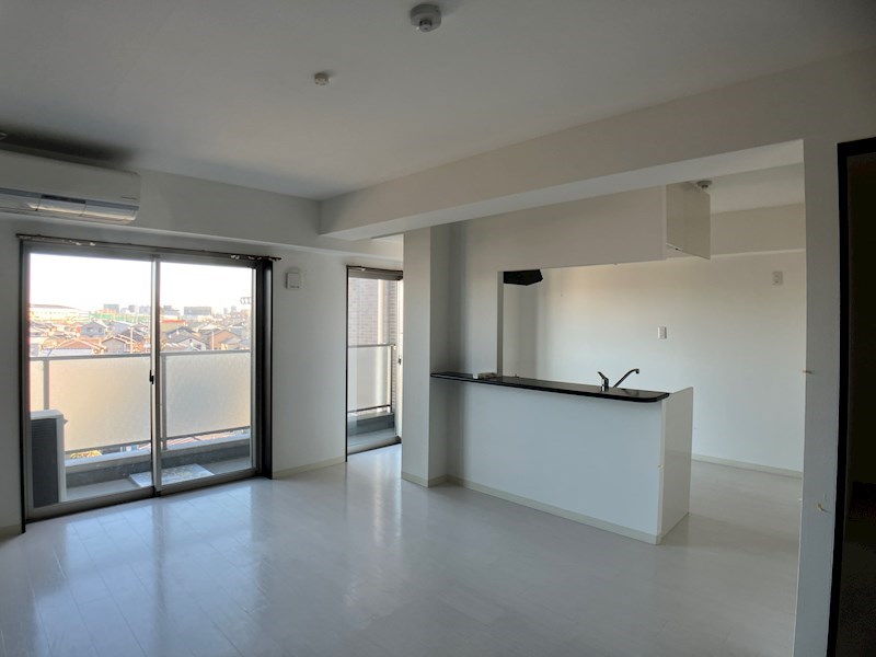 PLACIDES リビング