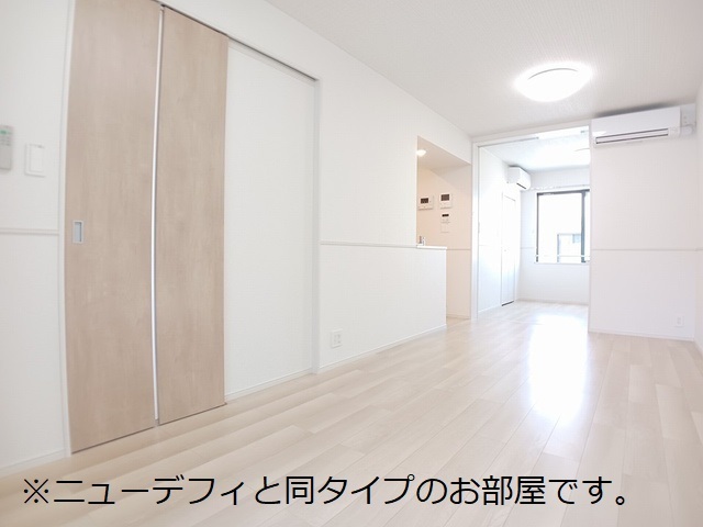 上横田町アパート リビング