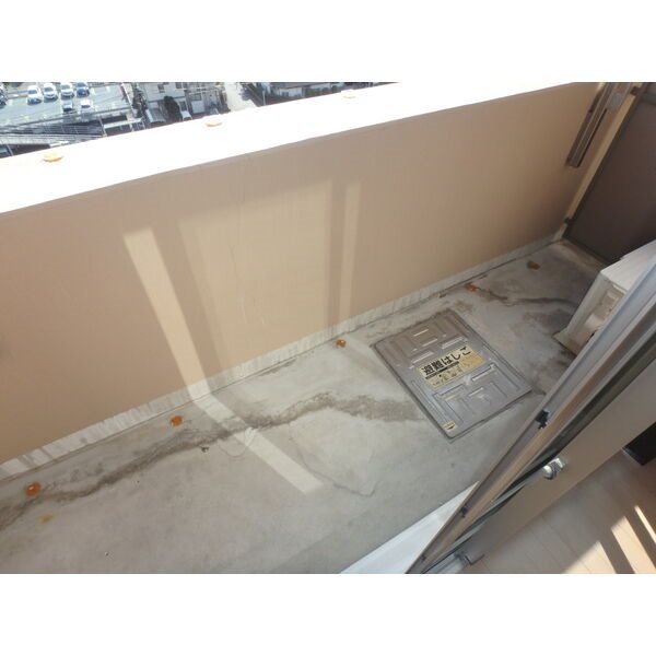 モア　クレドール ベランダ