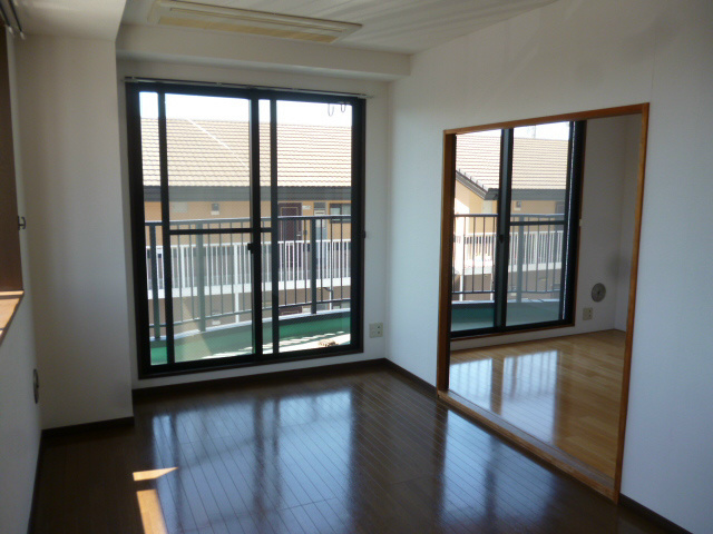 宇都宮昭和ビルⅡ リビング