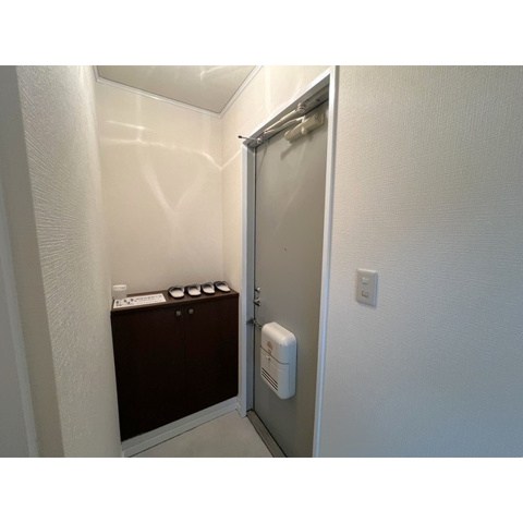 セジュール滝の原B 玄関