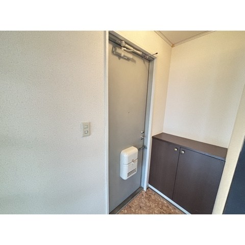 セジュール滝の原B 玄関