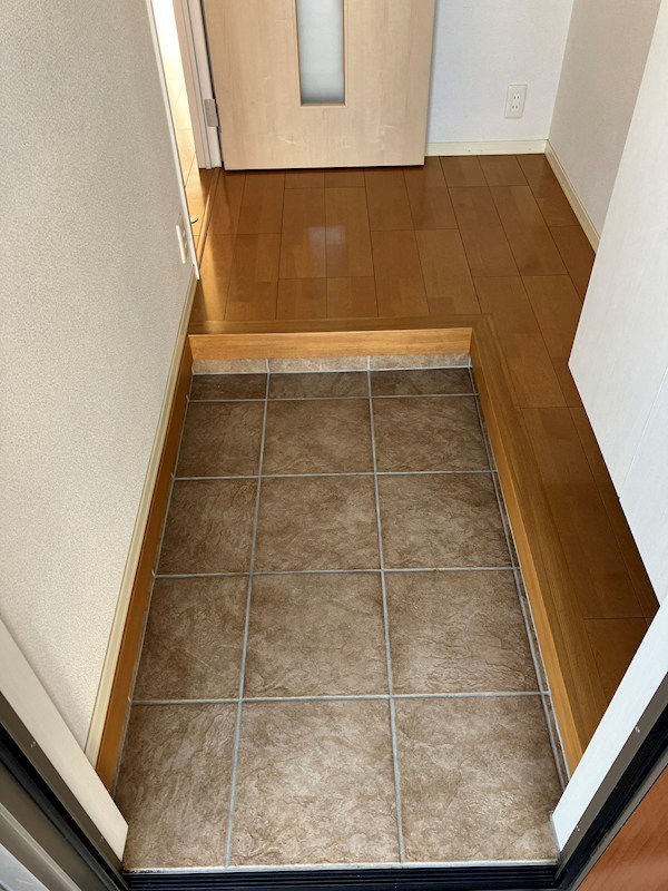 レトア東光B 玄関