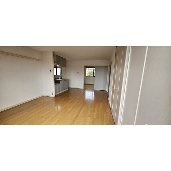 ドリーム・カム・ハウスB リビング