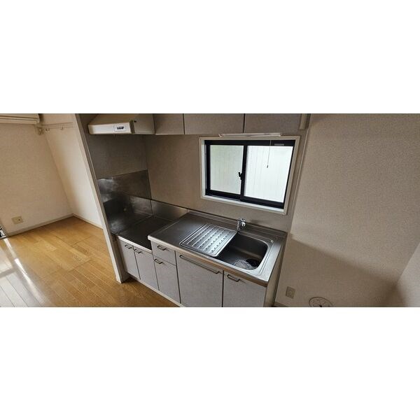 ドリーム・カム・ハウスB キッチン