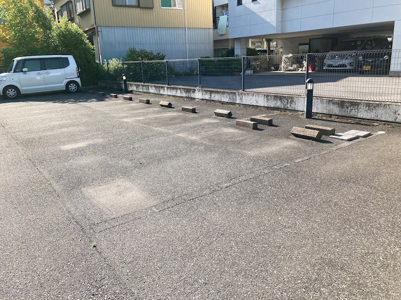 久保井マンション 駐車場