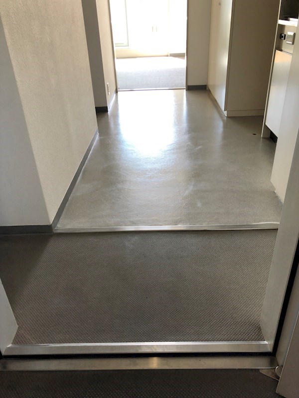 久保井マンション 玄関