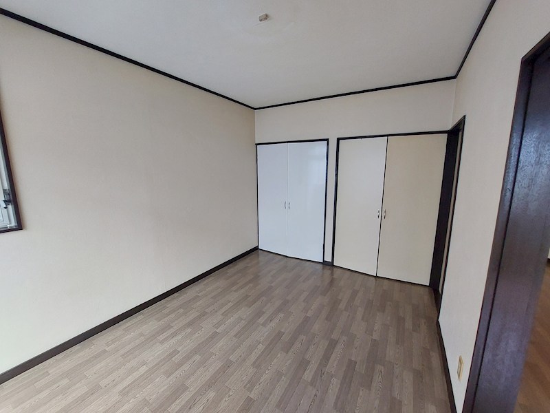 ティファニー森友A ベッドルーム