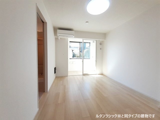 平松本町アパート リビング