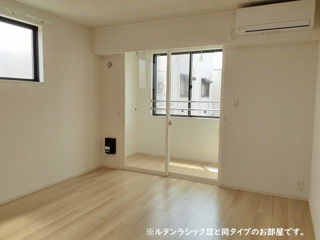 平松本町アパート リビング