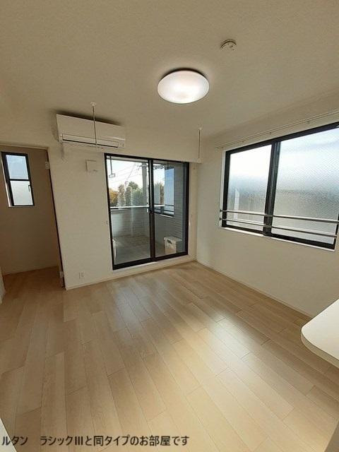 平松本町アパート リビング