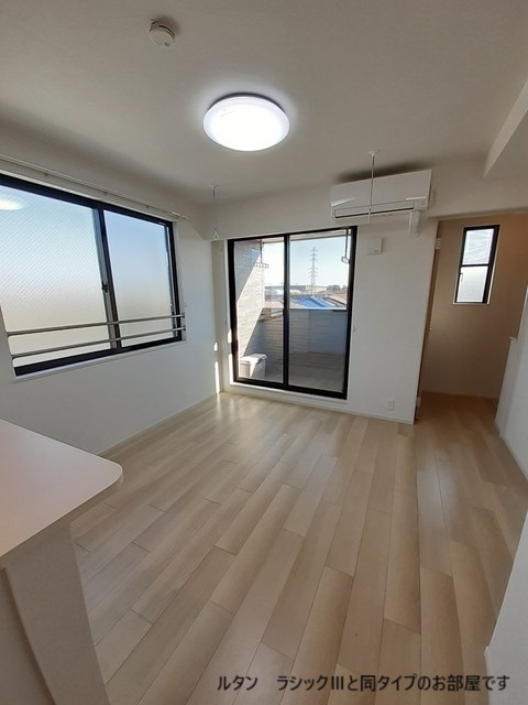 平松本町アパート リビング