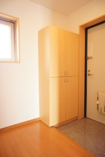 シャルマンテール  玄関