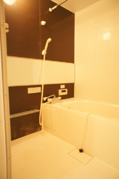 シャルマンテール  風呂画像