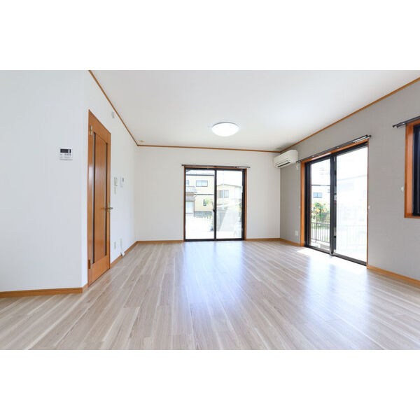 グラシア　B棟　西 リビング